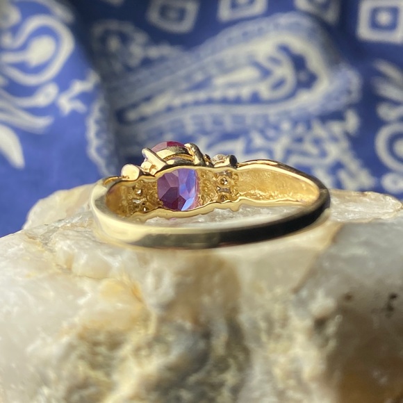 14k Yellow Gold Diamond and Alexandrite Ring - Picture 13 of 16